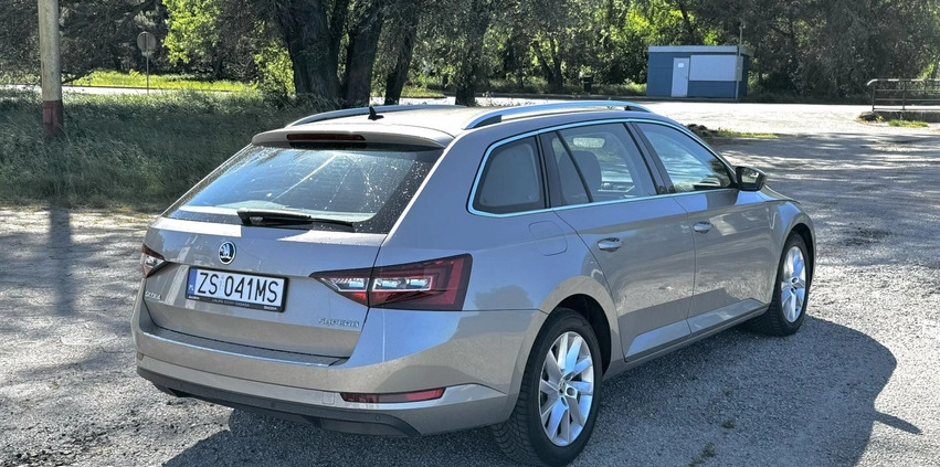 Skoda Superb cena 69999 przebieg: 188000, rok produkcji 2016 z Świnoujście małe 137